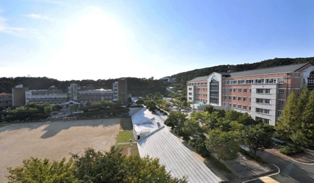 Học Viện Thẩm Mỹ Dong-Eui Institute of Technology - Danh Sách Trường Đào Tạo Thẩm Mỹ Tại Hàn Quốc